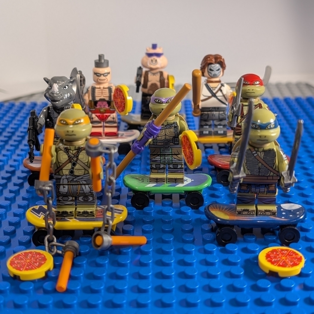 8 MINIFIGURES- Teenage Mutant Ninja Turtles Building Block Toy Lego Compatible
